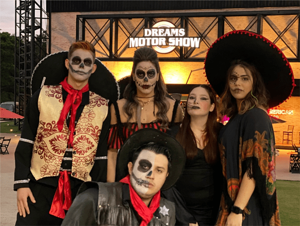 Halloween: Família paulista ganha concurso de fantasia no Dreams Motor Show  – Notícias Dreams Park Show
